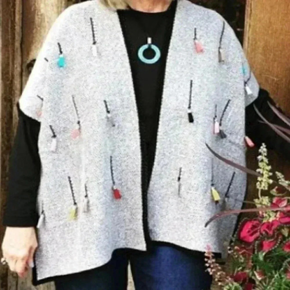 Open front Wrap/Poncho/shrug - Picture 1 of 4